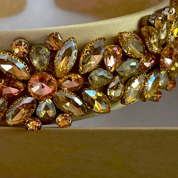 Treasured Jewels Headband Fancy and quality with Jewels NIB - Picture 2 of 3